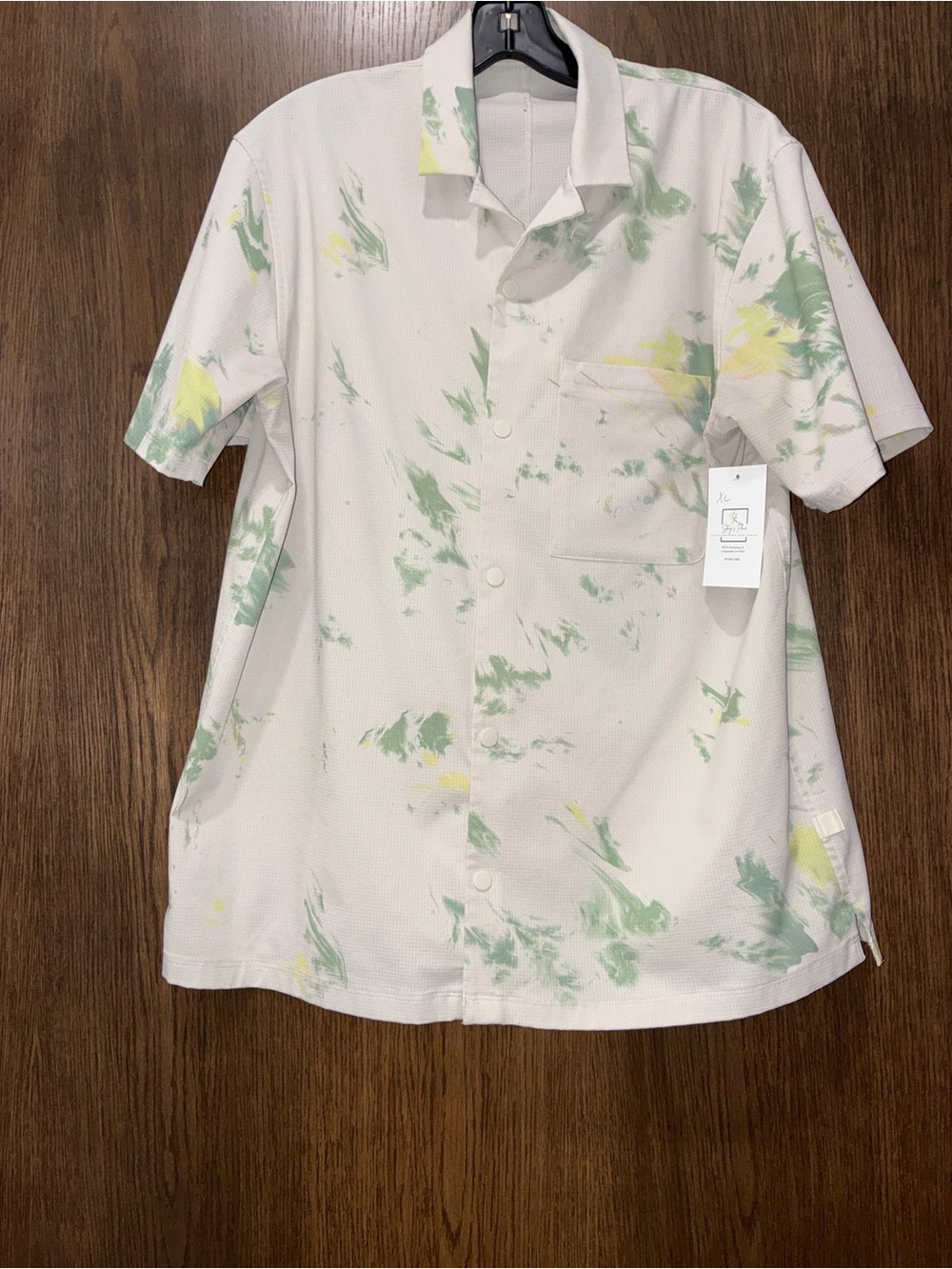 Lululemon Men’s Airing Easy Camp Collar Shirt Size: XL